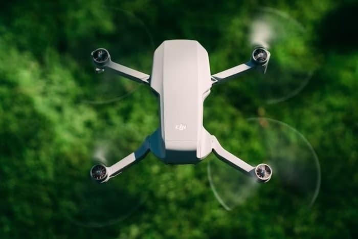 Explore Marine Life Up Close with an Advanced Underwater Drone with Camera